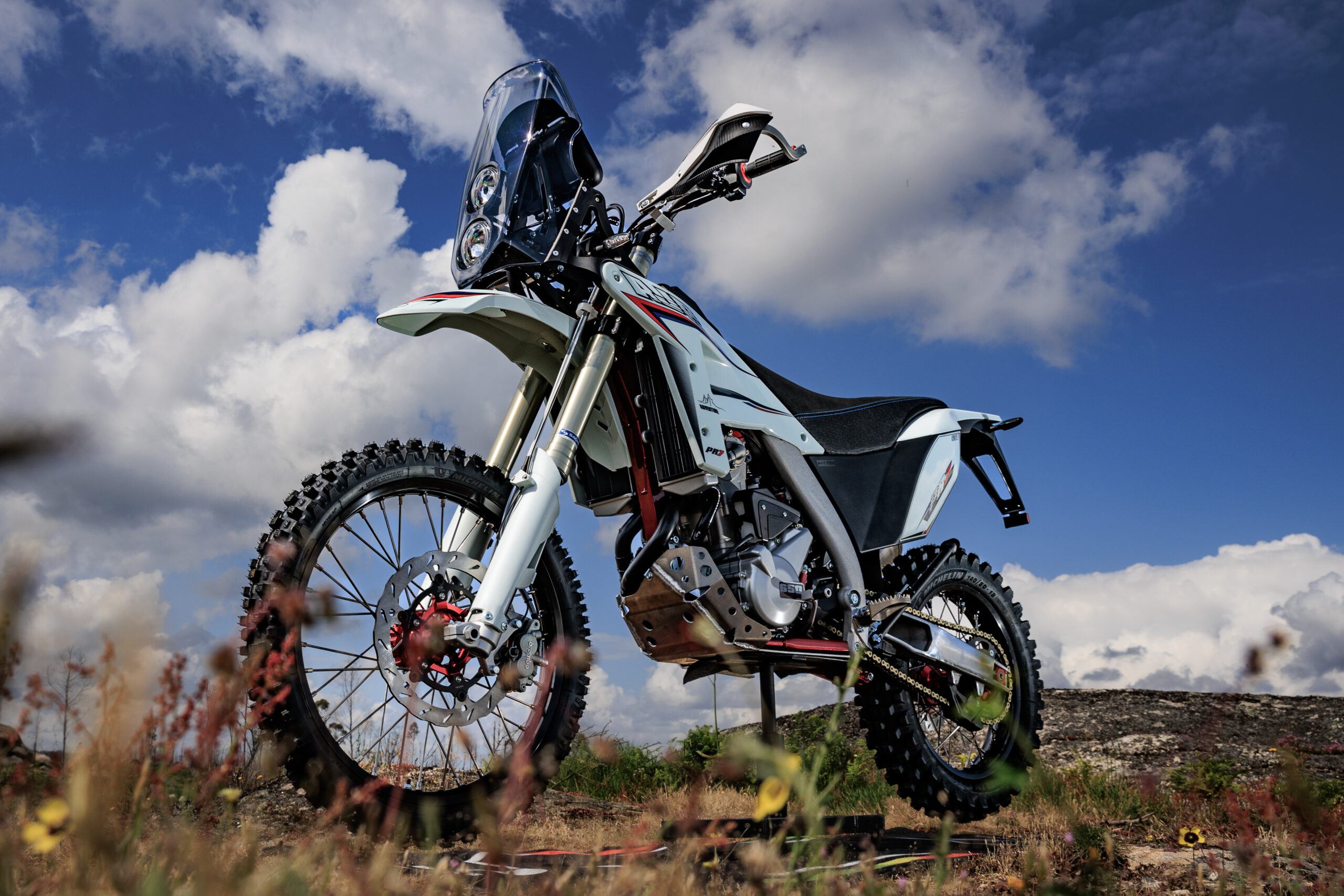 Moto AJP 650 ADVENTURE PR7