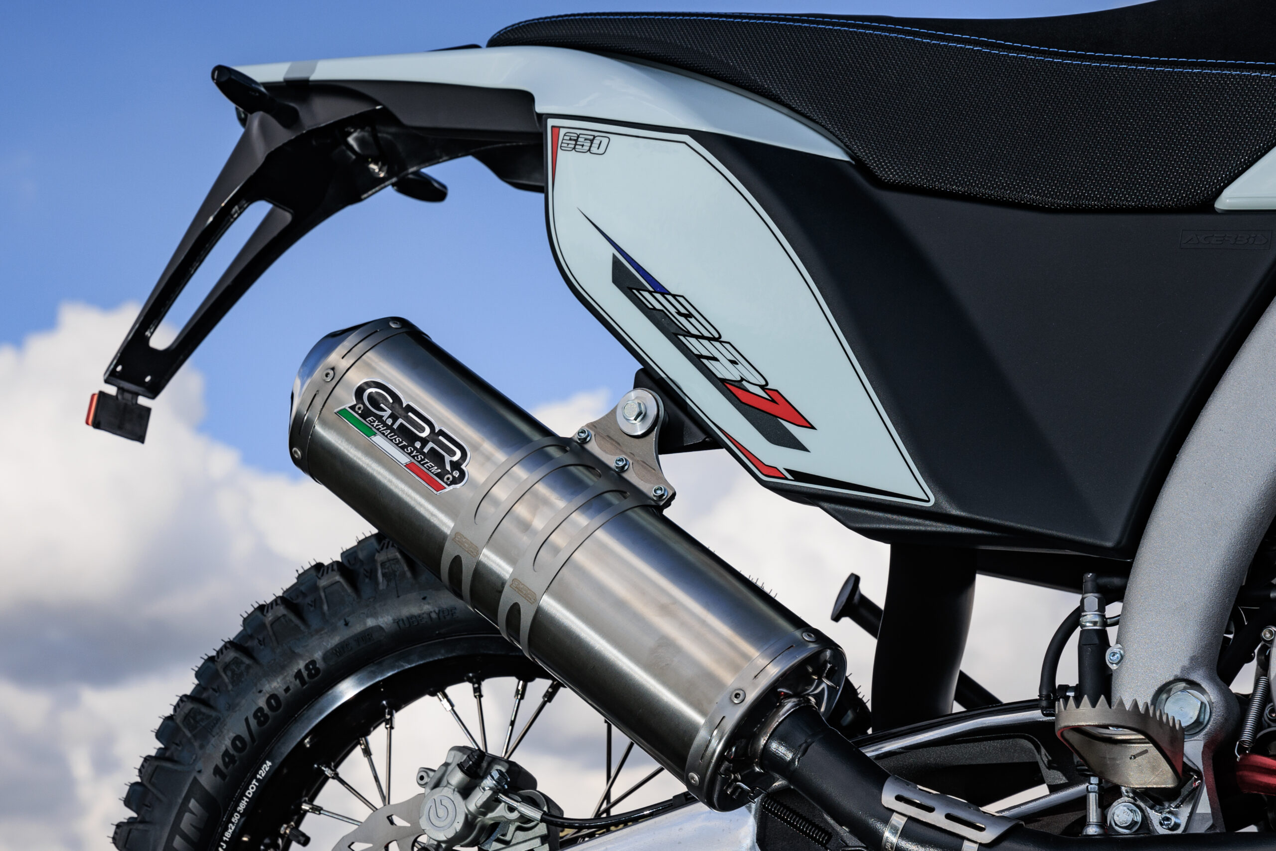 Ain Moto AJP 650 ADVENTURE PR7