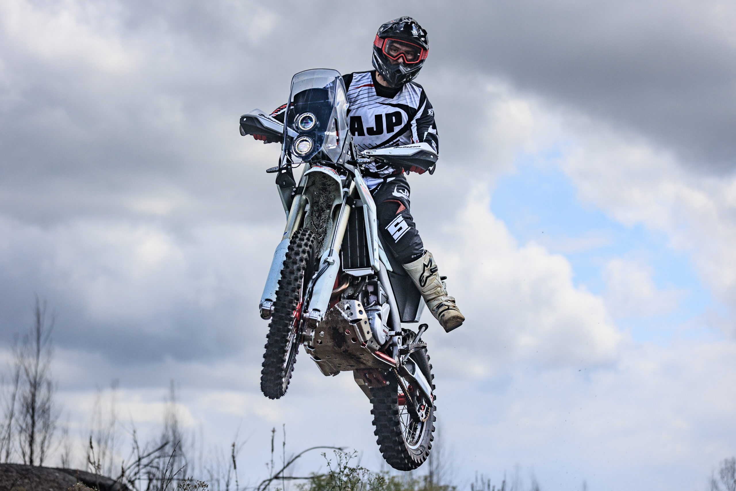 Canton de Lausanne Moto AJP 650 ADVENTURE PR7